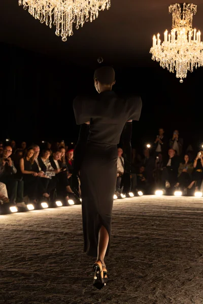 Look 5